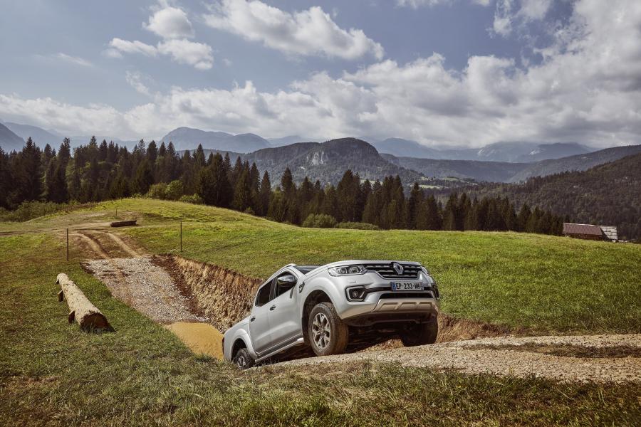  Renault Alaskan 2017 года  (WW) (фото 61 из 141)